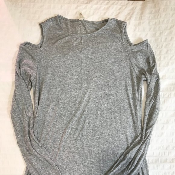 Revolve LANSTON Cold Shoudler Top - Picture 3 of 4